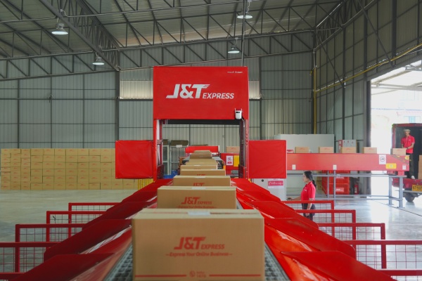 เจแอนด์ที เอ็กซ์เพรส เปิดตัวระบบคัดแยกอัตโนมัติแห่งแรกในไทย ที่ Drop-Point ขับเคลื่อนศักยภาพ Smart Logistics