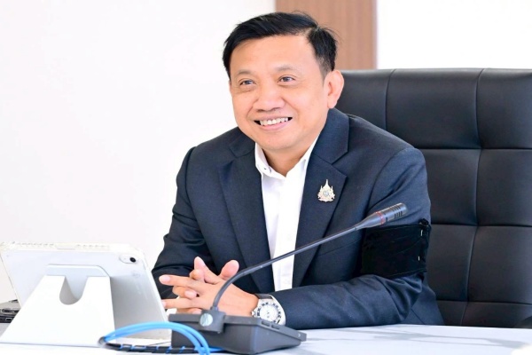 กรมทางหลวงชนบท ลุยยกระดับความปลอดภัยเชิงรุก ติดป้ายอัจฉริยะ–CCTV ถนน ปท.3004 ปทุมธานี ยกระดับการเดินทาง และขนส่งสินค้า